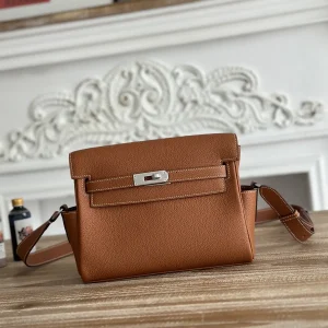 Hermès Brown Kelly Messenger Bag image 1