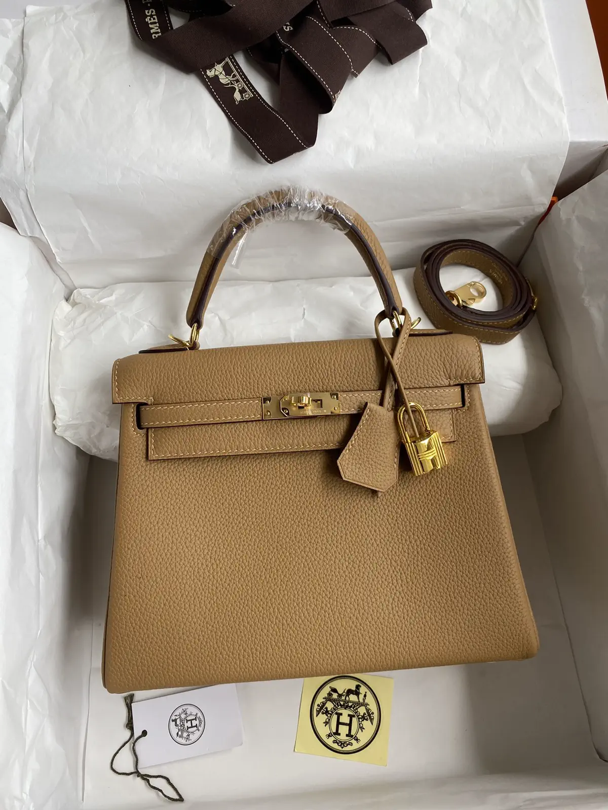 Hermès Biscuit Togo Leather Kelly 25 Top Handle Bag image 1