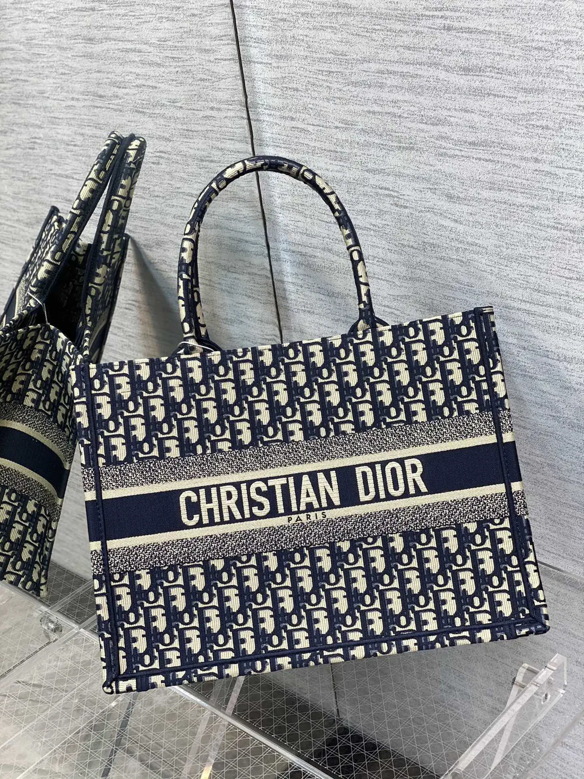 Dior Oblique Pattern Tote Bag image 1