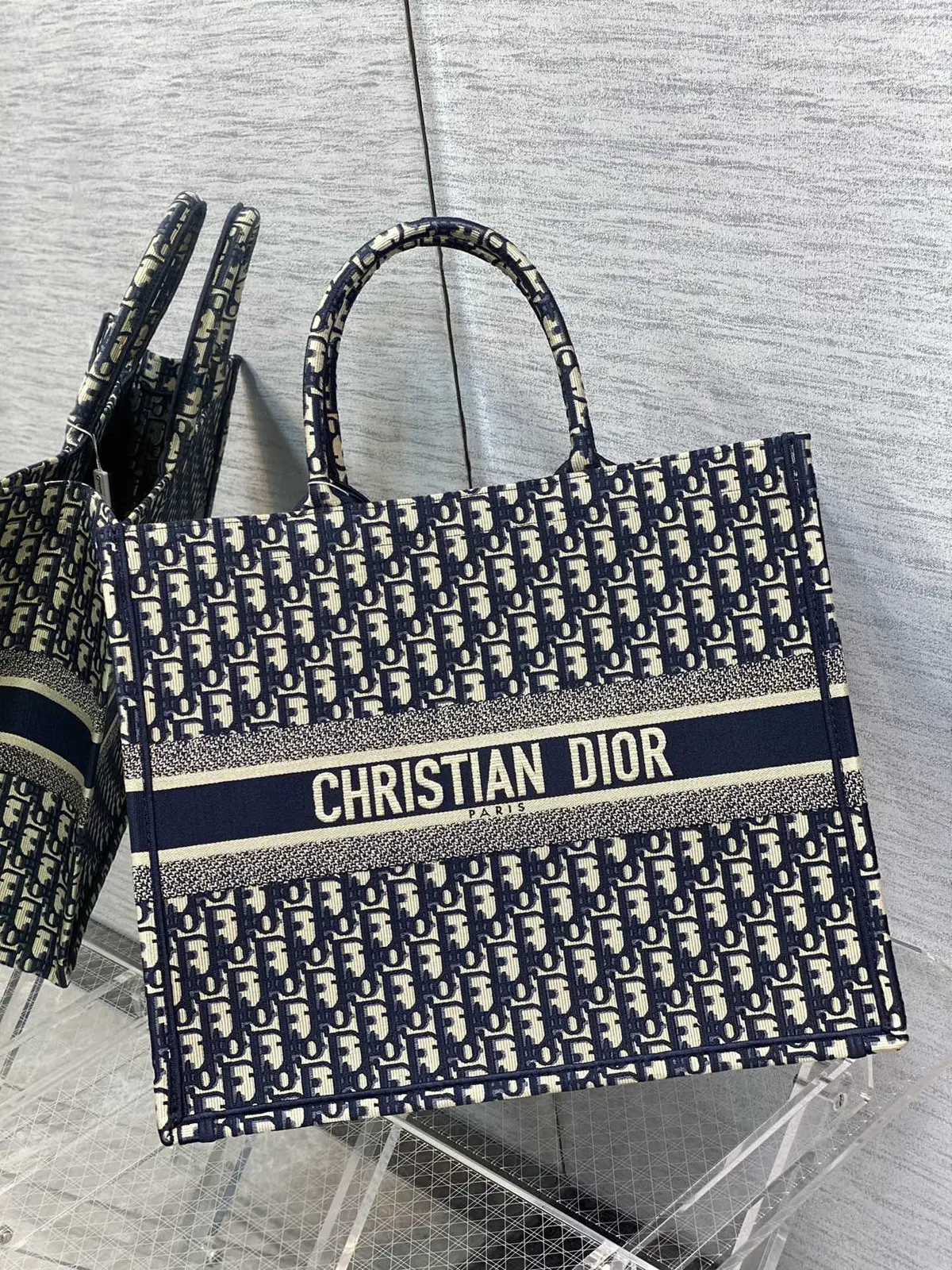 Dior Oblique Pattern Tote Bag image 1