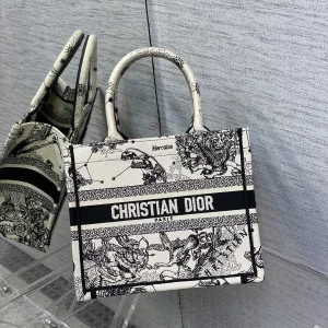Dior Constellation Embroidered Tote Bag image 1
