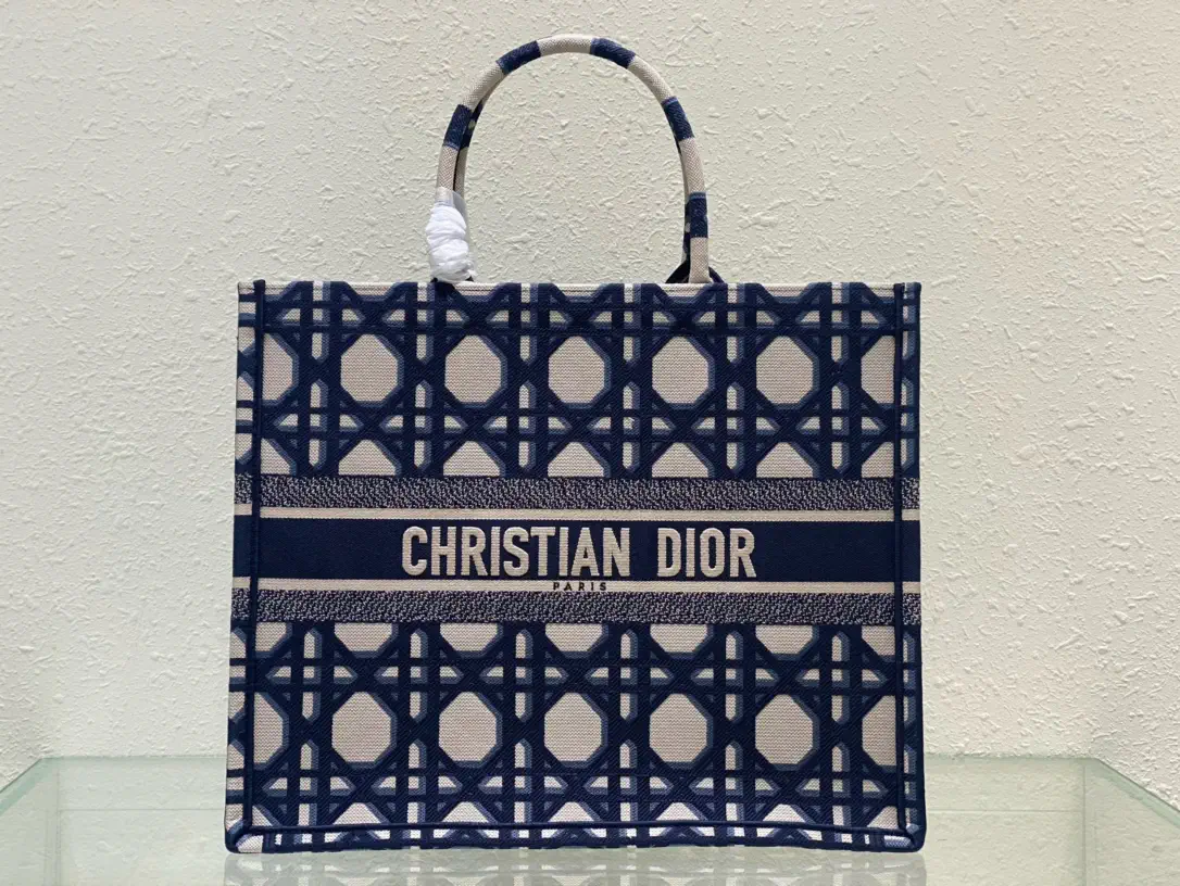 Dior Geometric Pattern Tote Bag image 1