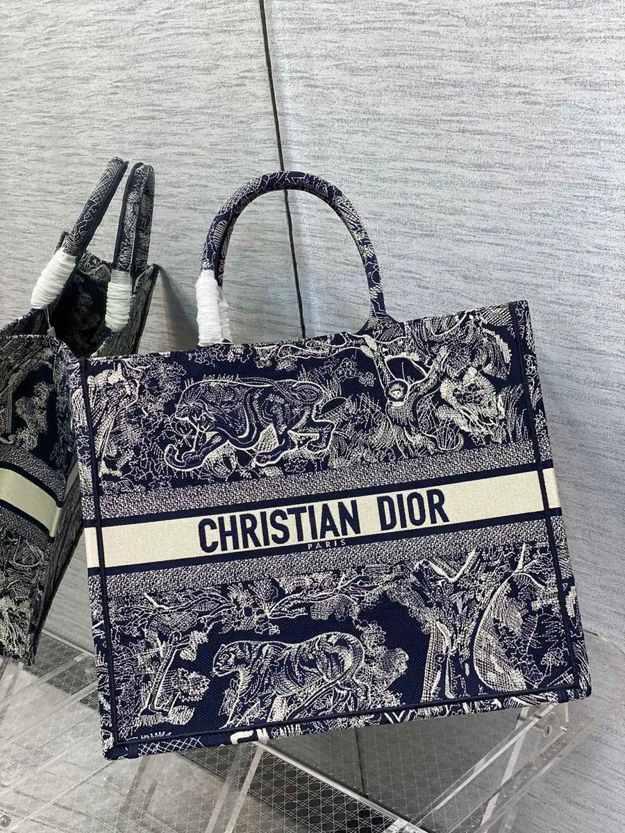 Dior Tiger Embroidered Tote Bag image 1