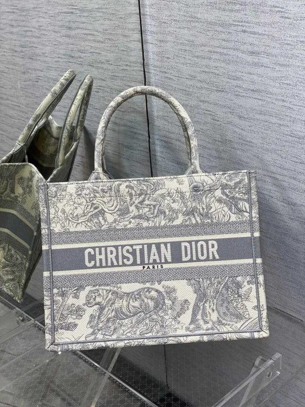 Dior Tiger Embroidered Tote Bag image 1