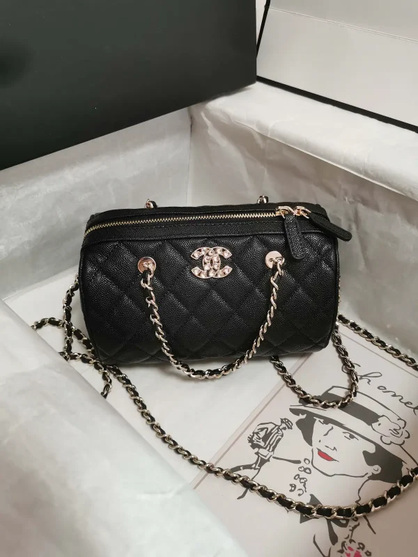 Chanel Quilted Chain Shoulder Bag image 1
