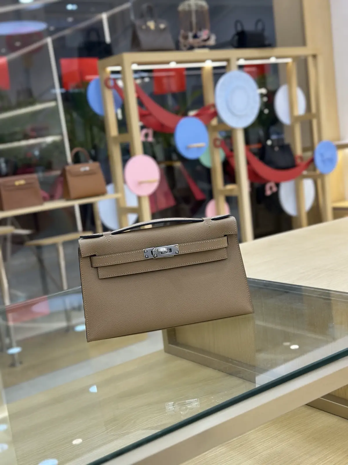 Hermès Taupe Mini Kelly Clutch Bag image 1