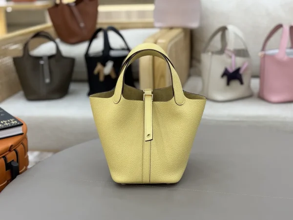 Hermès Picotin 18 Bucket Bag image 1