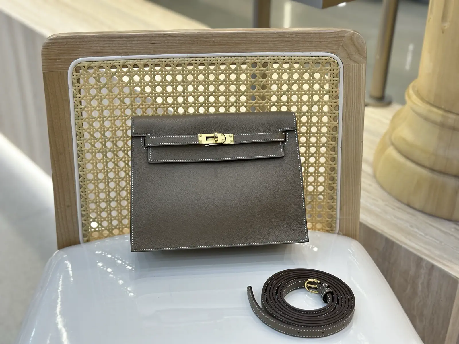 Hermès Kelly Danse Bag with Gold-Tone Hardware image 1