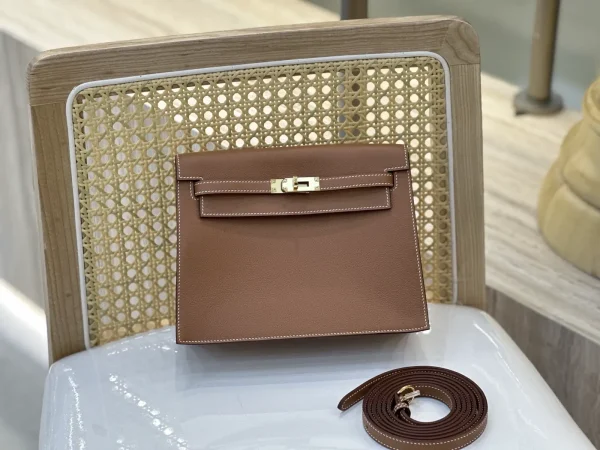 Hermès Kelly Danse Brown Bag image 1