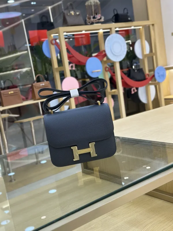 Hermès Constance 19 Shoulder Bag image 1