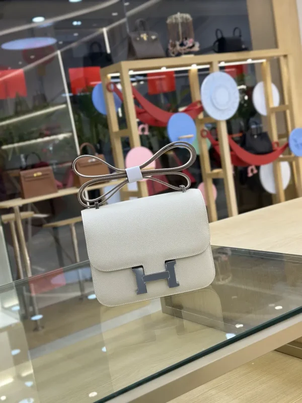 Hermès Constance 19 Shoulder Bag image 1