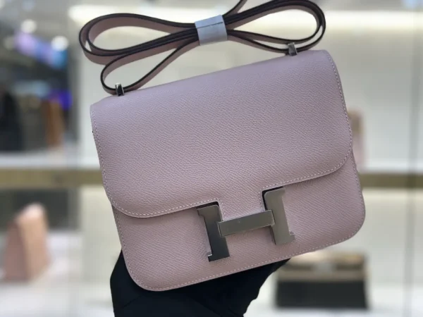Hermès Light Pink Leather Shoulder Bag image 1