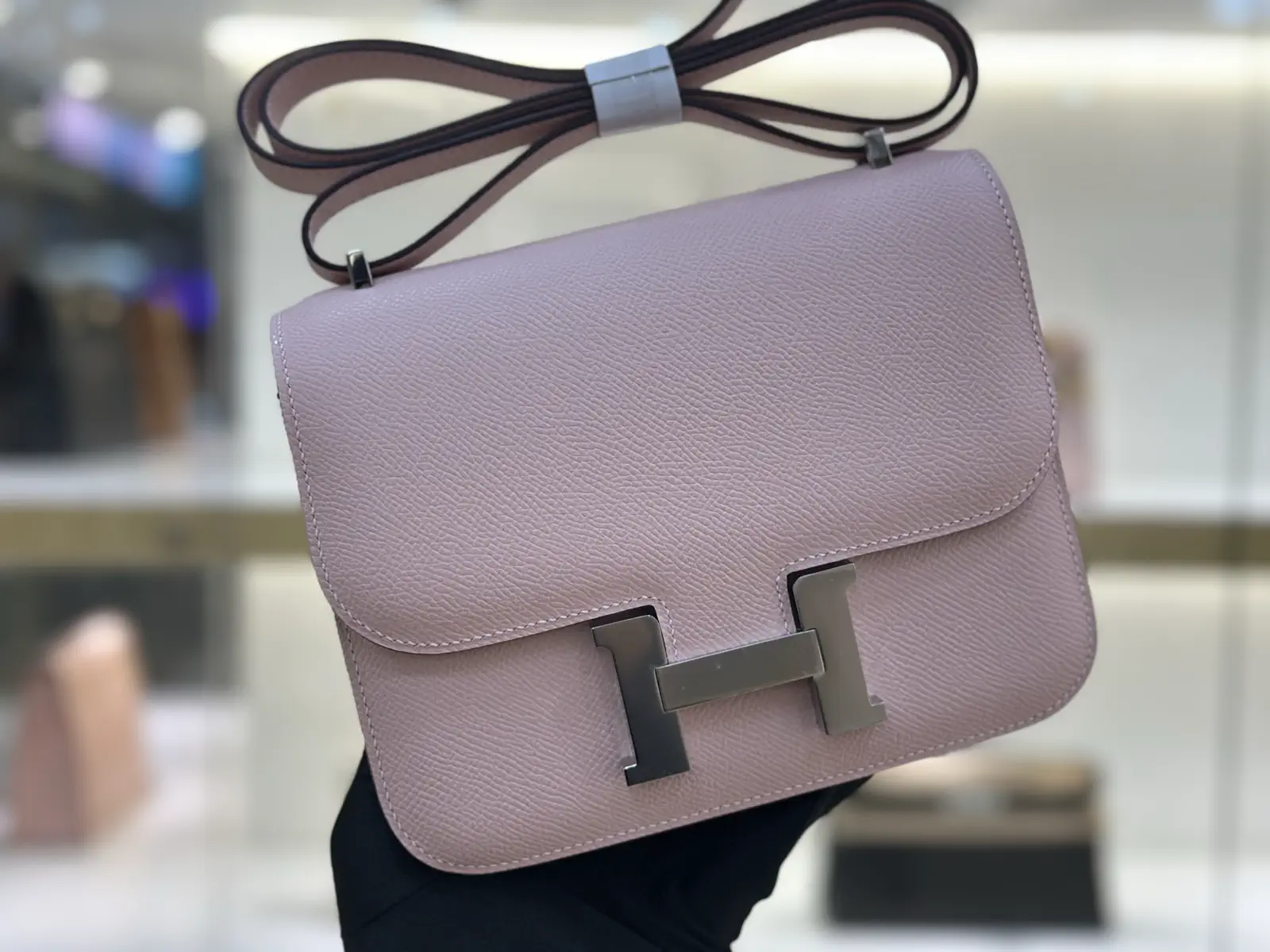 Hermès Light Pink Leather Shoulder Bag image 1