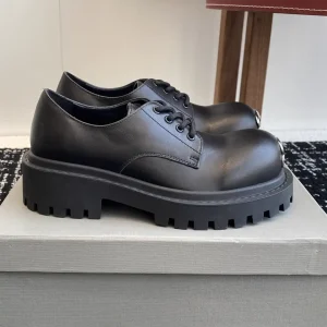 Black Chunky Sole Lace-Up Derby Shoes image 1