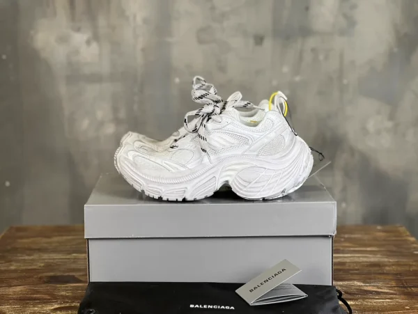 Balenciaga 6XL Round Toe Lace-Up Low-Top Chunky Sneakers image 1
