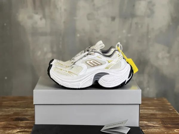 Balenciaga 6XL Round Toe Lace-Up Low-Top Chunky Sneakers image 1