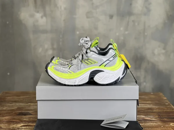 Balenciaga 6XL Round Toe Lace-Up Low-Top Chunky Sneakers image 1