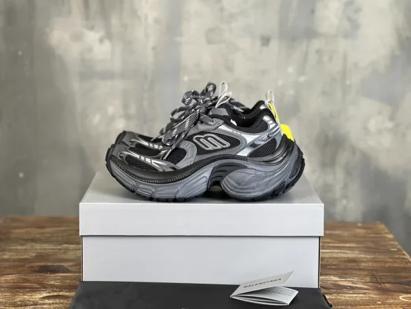 Balenciaga 6XL Round Toe Lace-Up Low-Top Chunky Sneakers image 1
