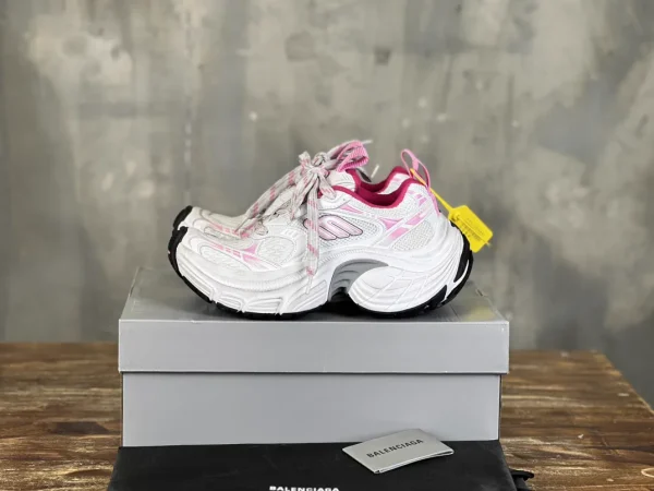 Balenciaga 6XL Round Toe Lace-Up Low-Top Chunky Sneakers image 1