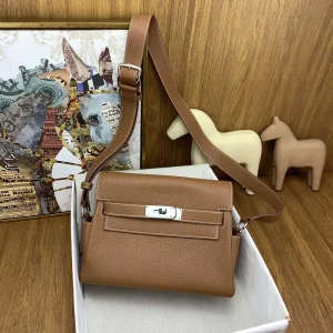 Hermès Kelly Messenger Bag image 1
