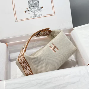 Hermès Canvas Top Handle Toiletry Bag image 1