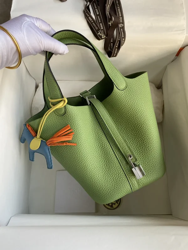 Hermès Green Leather Bucket Bag image 1