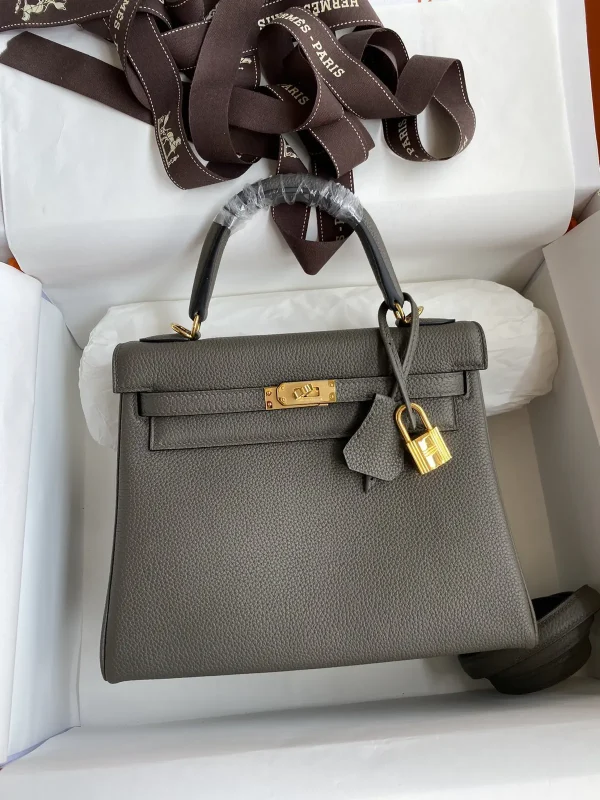 Hermès Kelly 25 Top Handle Bag image 1