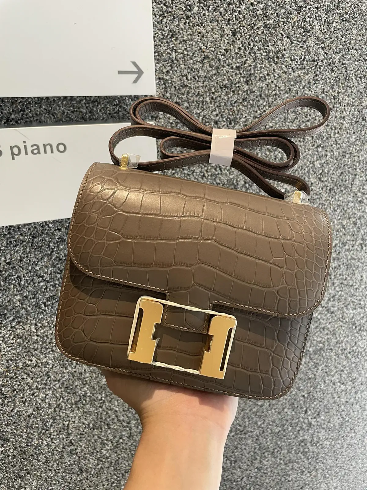 Hermès Crocodile Embossed Crossbody Bag image 1