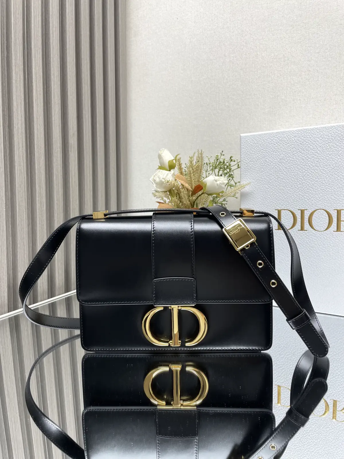 Dior 30 Montaigne Crossbody Bag image 1