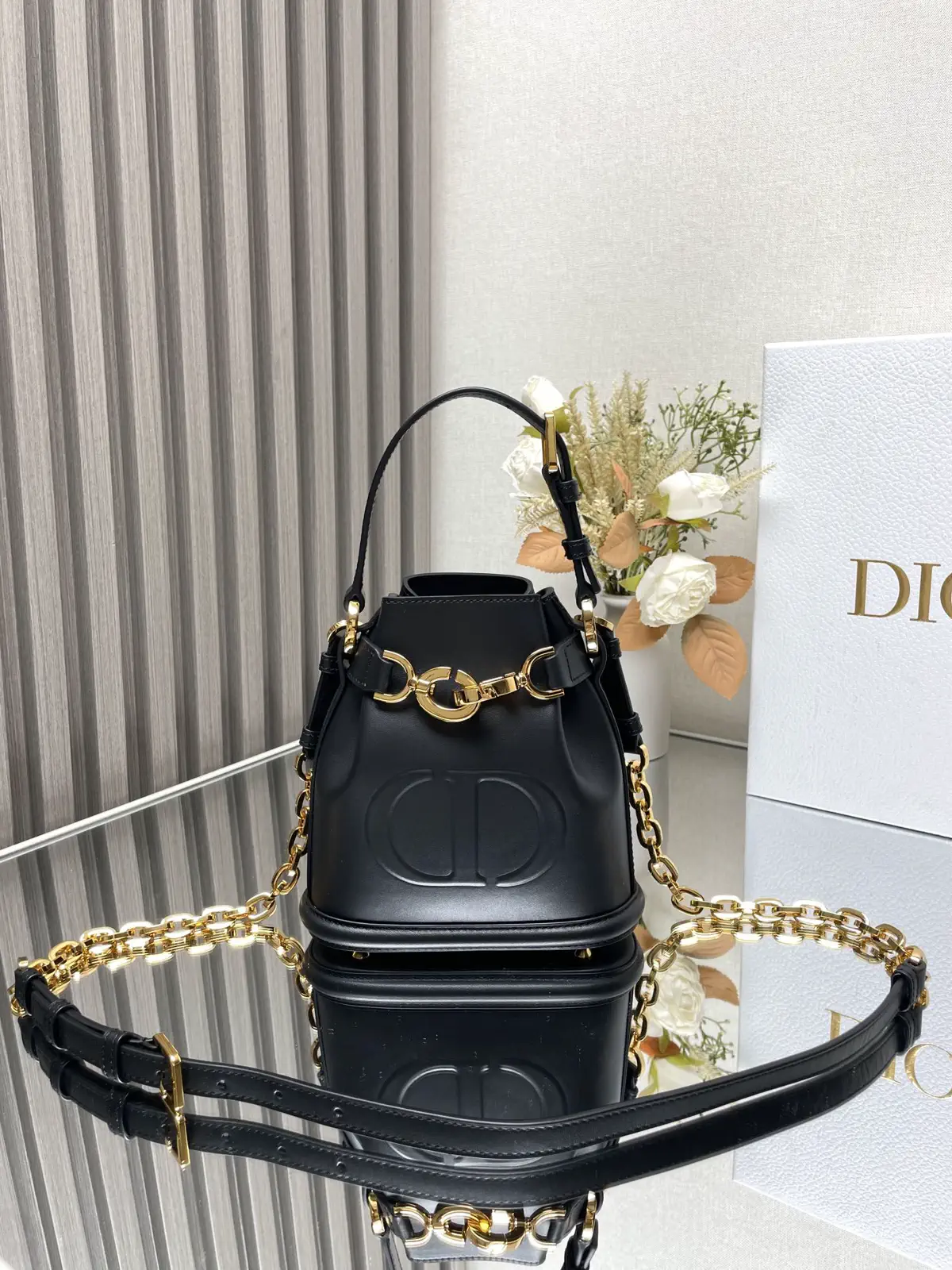Dior C'est Small Bucket Bag image 1