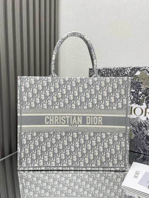 Dior Monogram Large Tote Bag image 1