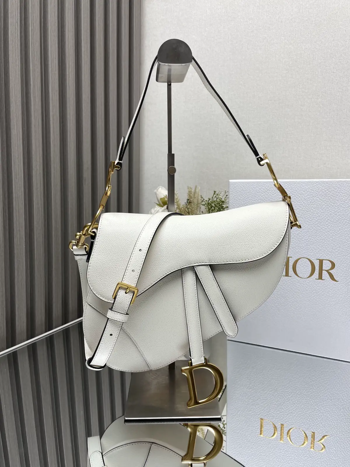 Dior Saddle Crossbody Bag image 1