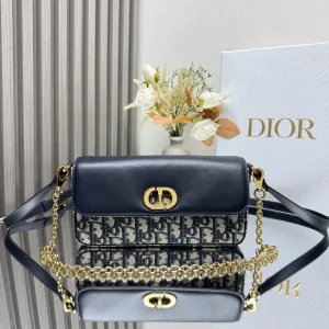 Dior 30 Montaigne Chain Shoulder Bag image 1