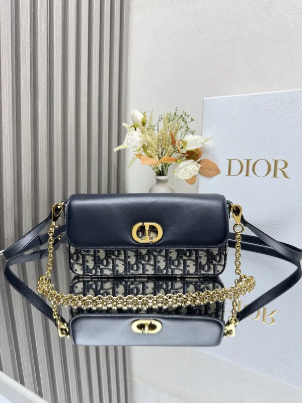 Dior 30 Montaigne Chain Shoulder Bag image 1