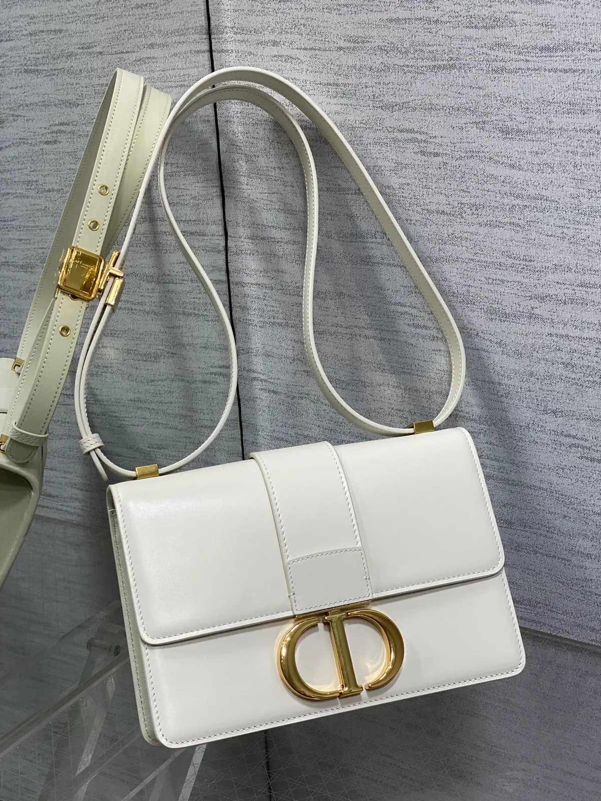Dior 30 Montaigne Crossbody Bag image 1