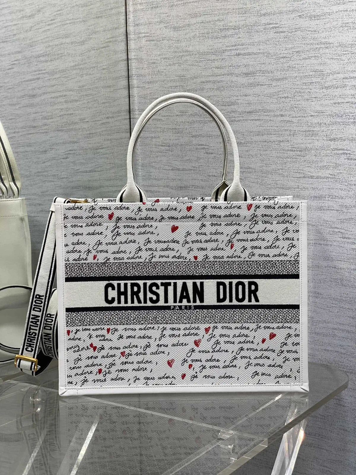 Dior Heart Script Medium Tote Bag image 1