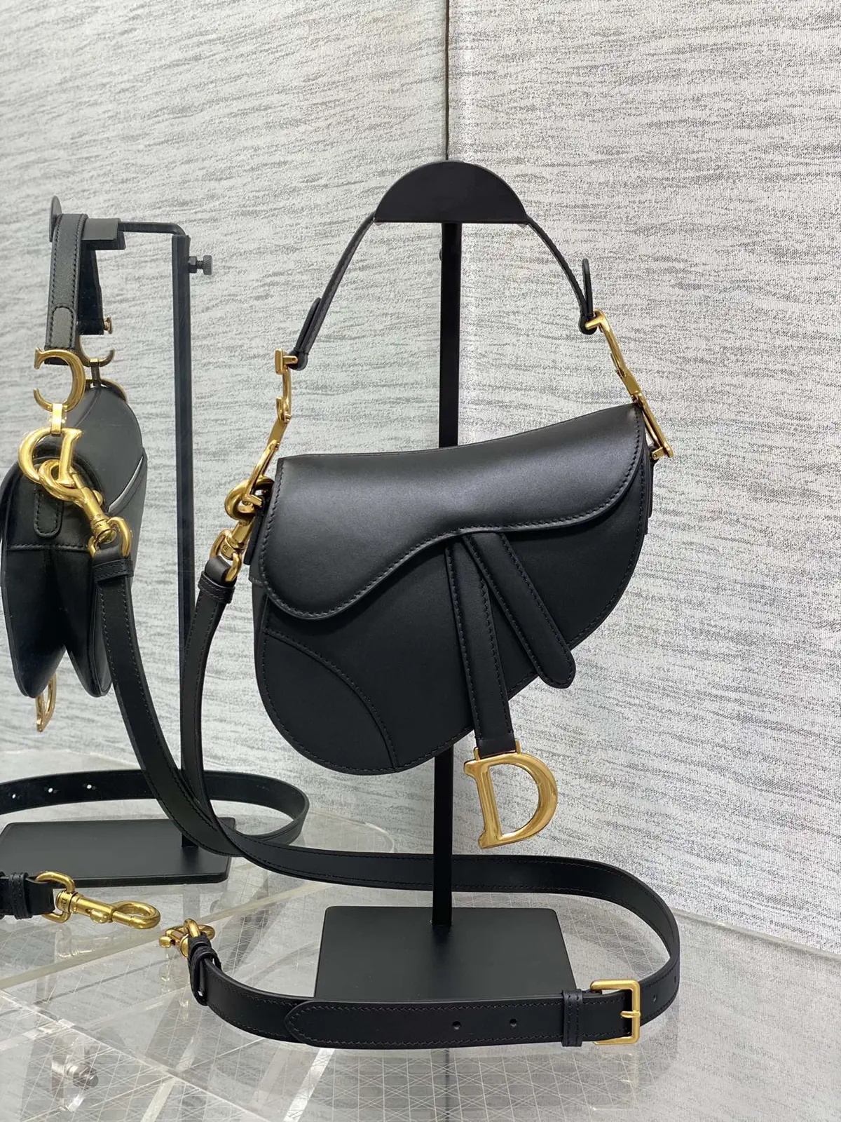 Dior Saddle Crossbody Bag image 1