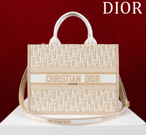 Dior Oblique Monogram Tote Bag image 1