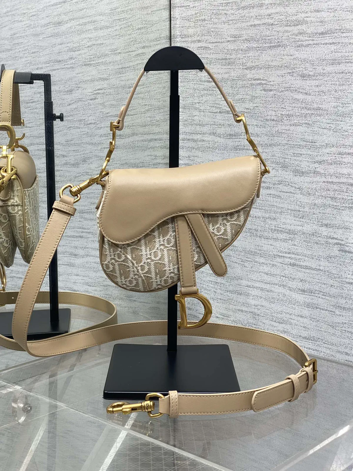 Dior Saddle Crossbody Bag image 1