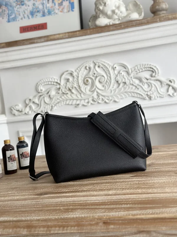 Hermès Berlingot Crossbody Bag image 1