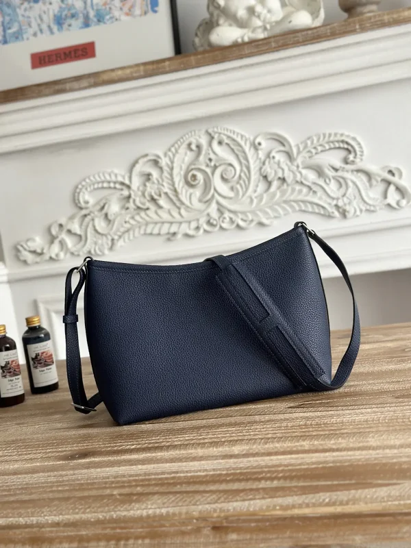 Hermès Berlingot Crossbody Bag image 1
