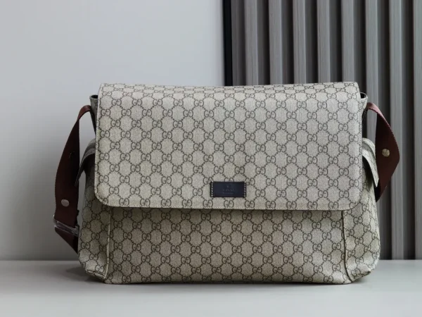 Gucci GG Supreme Monogram Messenger Bag image 1