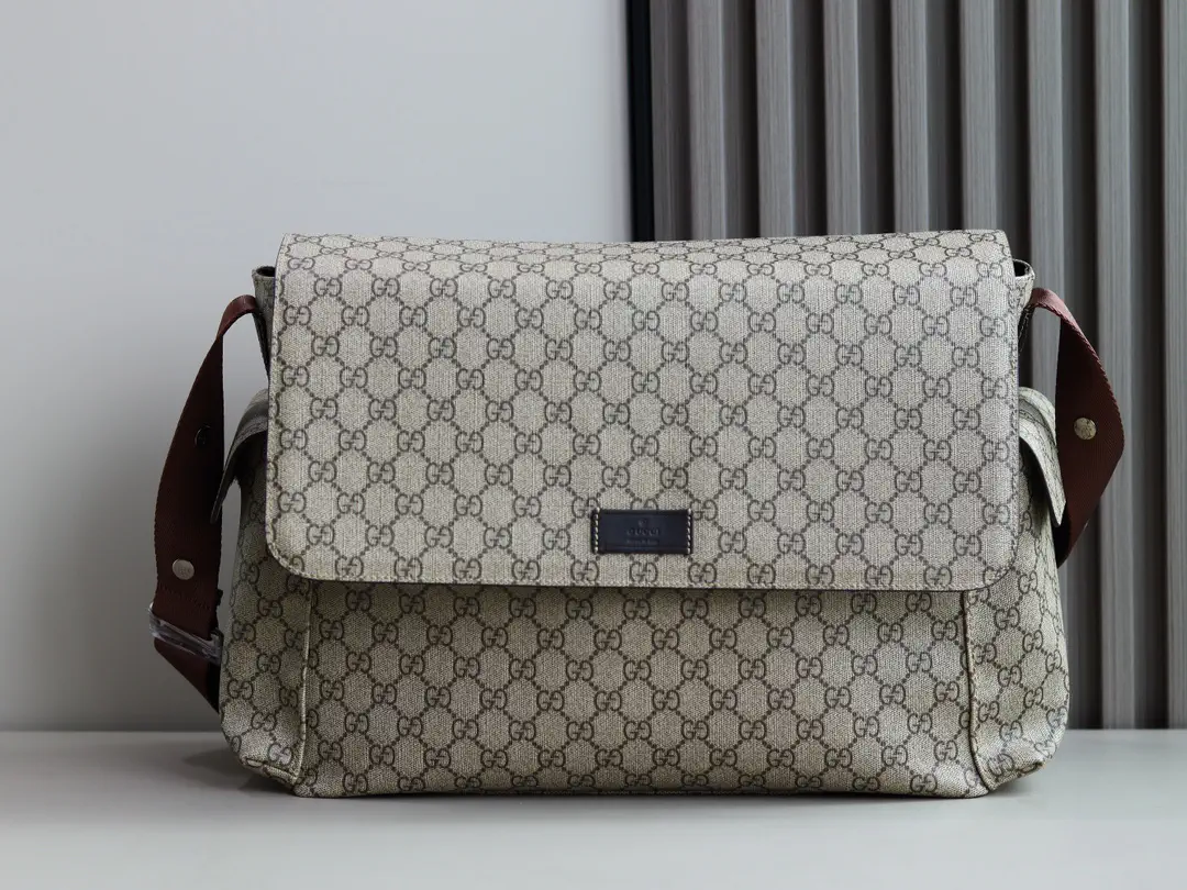 Gucci GG Supreme Monogram Messenger Bag image 1