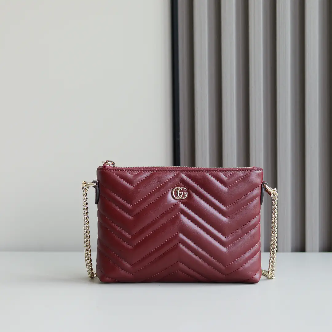 Gucci Chevron Quilted Chain Crossbody Bag image 1