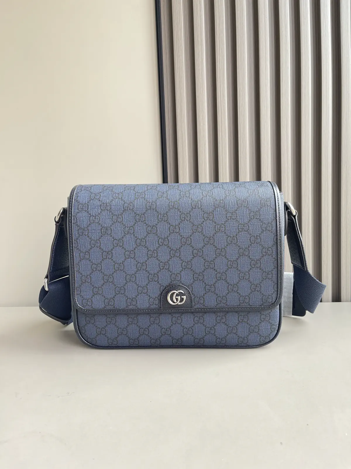 Gucci Ophidia Medium Messenger Bag image 1
