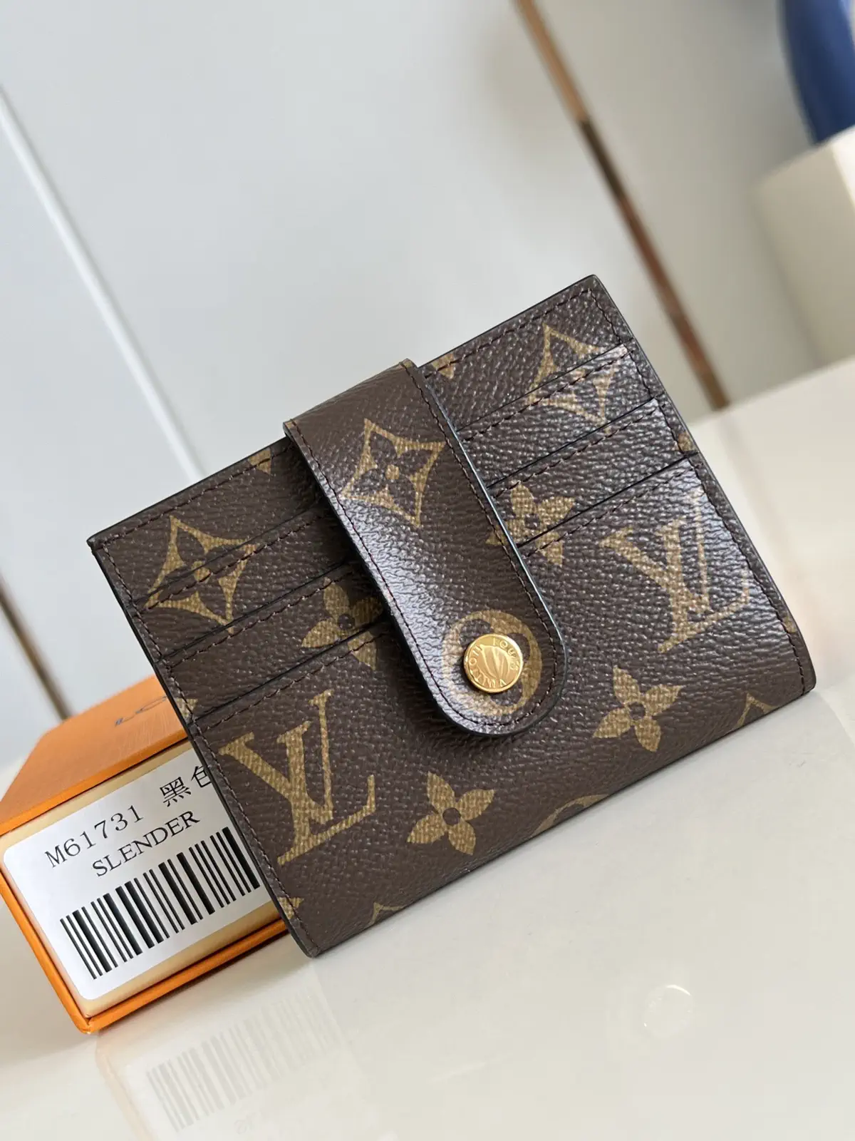 Monogram Canvas Card Holder Wallet image 1