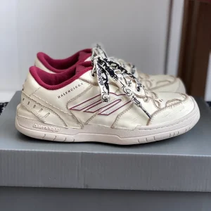 Balenciaga Hamptons Worn-Out Sneakers image 1
