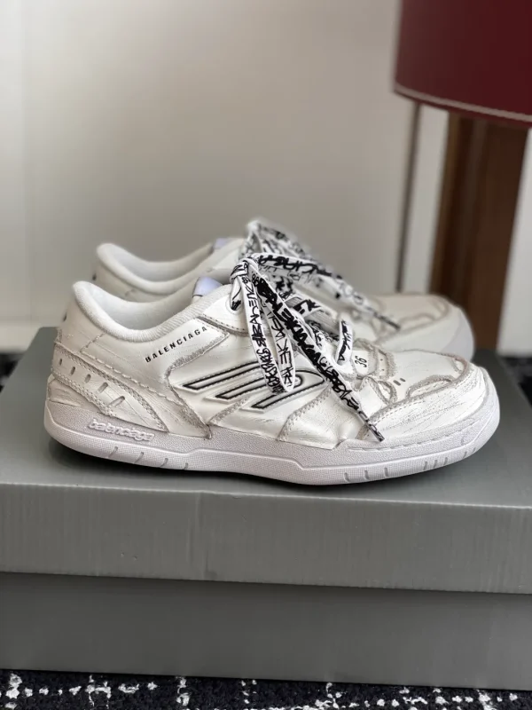 Balenciaga Hamptons Worn-Out Sneakers image 1