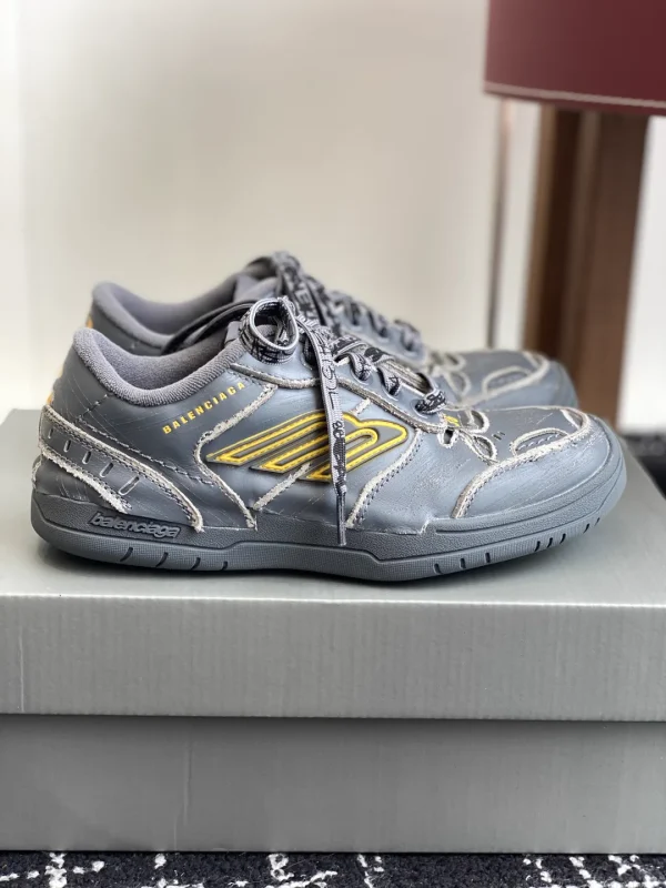 Balenciaga Hamptons Worn-Out Sneakers image 1