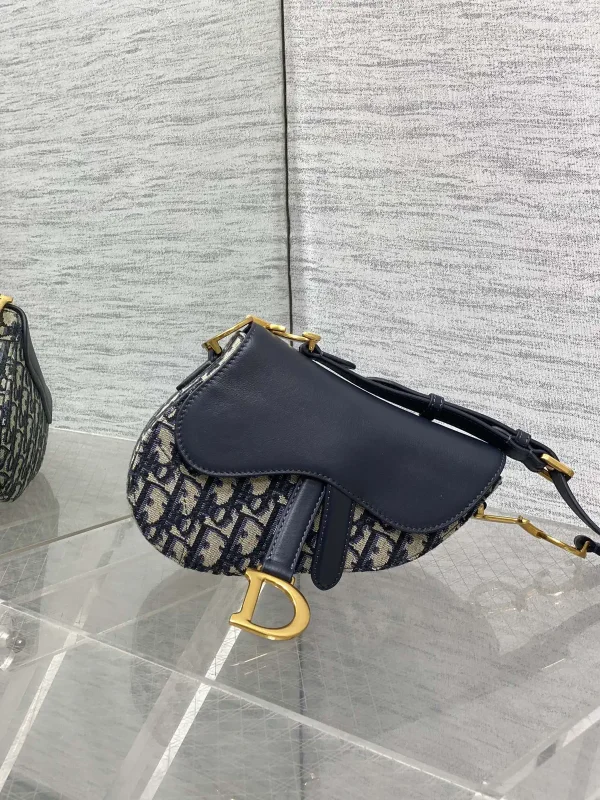 Dior Oblique Saddle Bag image 1